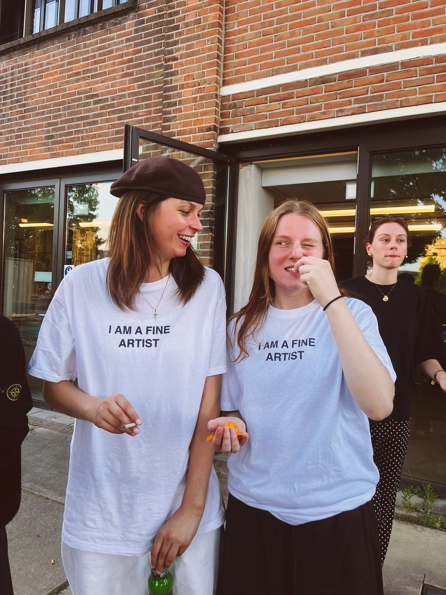 I'M A FINE ARTIST T-SHIRT