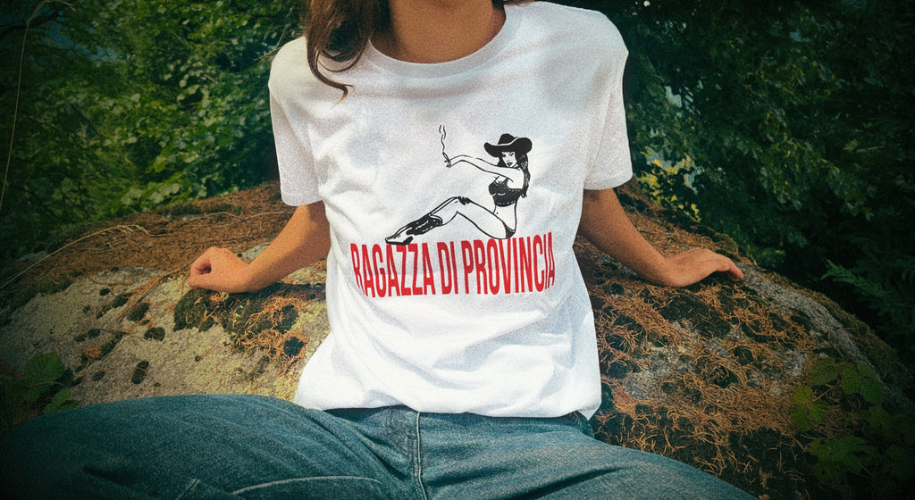 RAGAZZA DI PROVINCIA MAGLIETTA