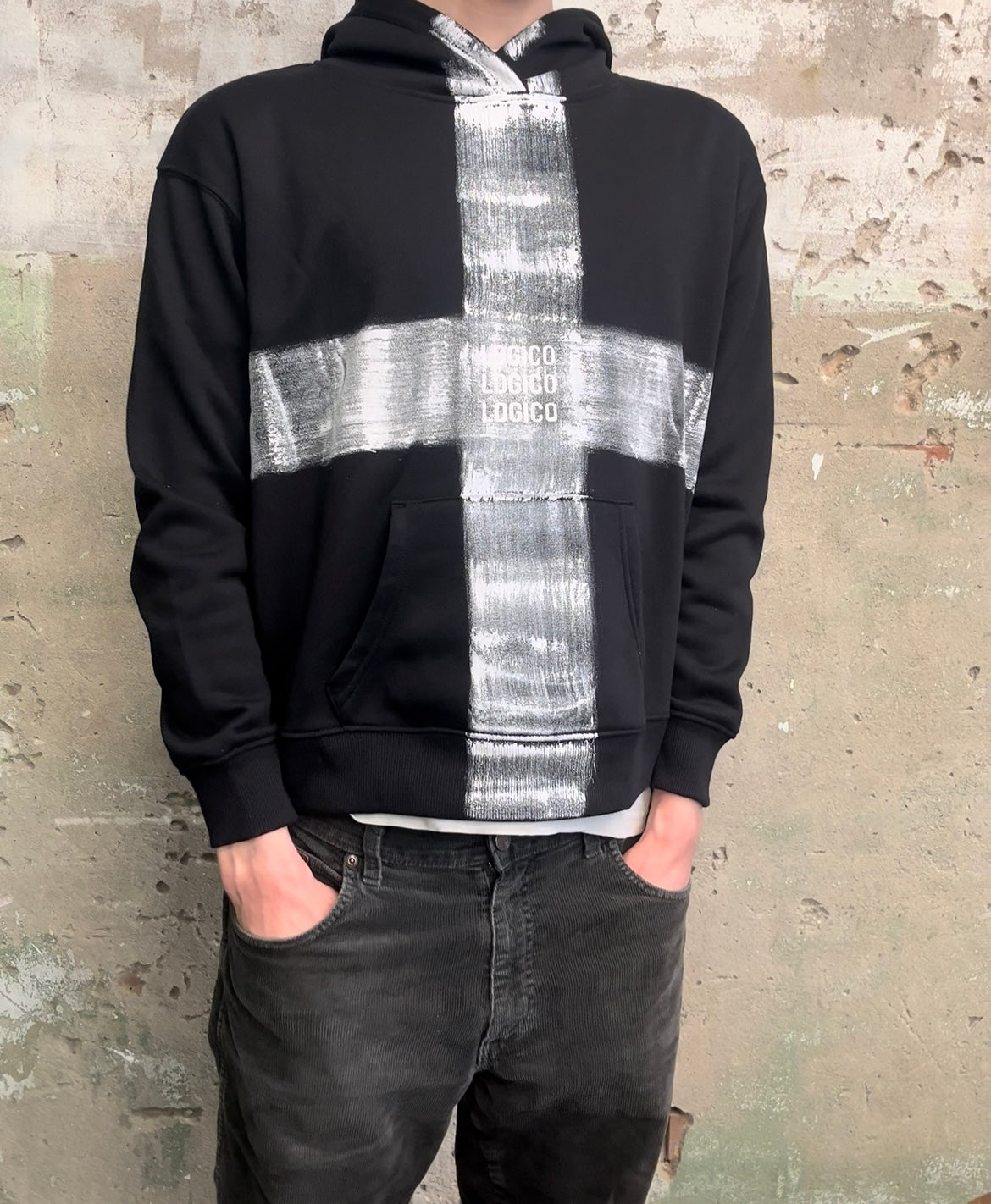 x CROSS HOODIE