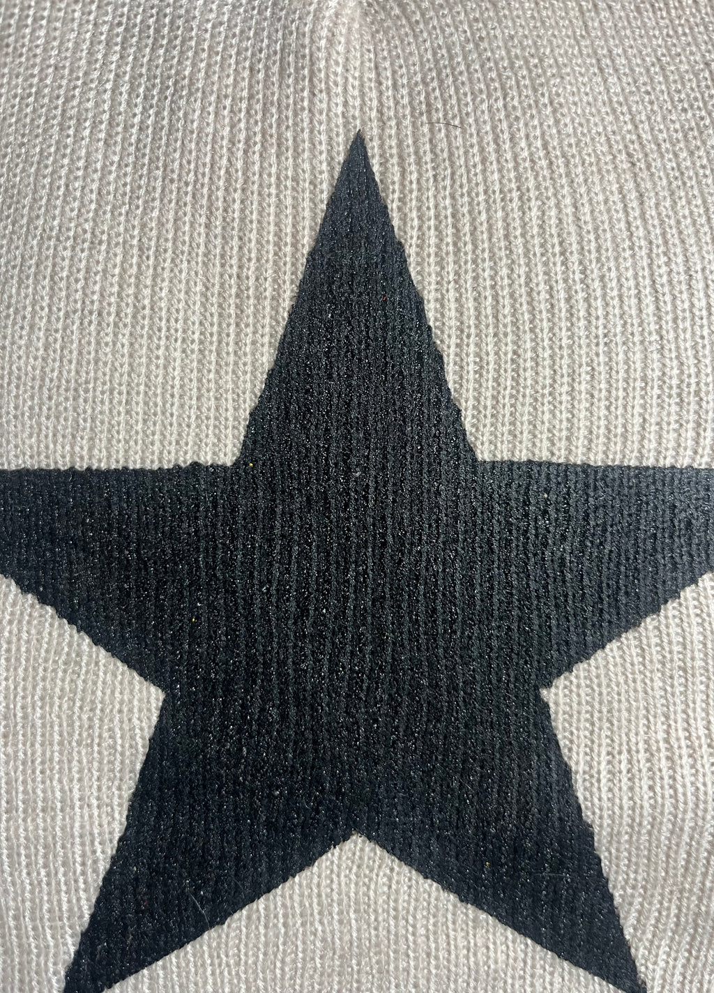 Star Graphic Beanie Black