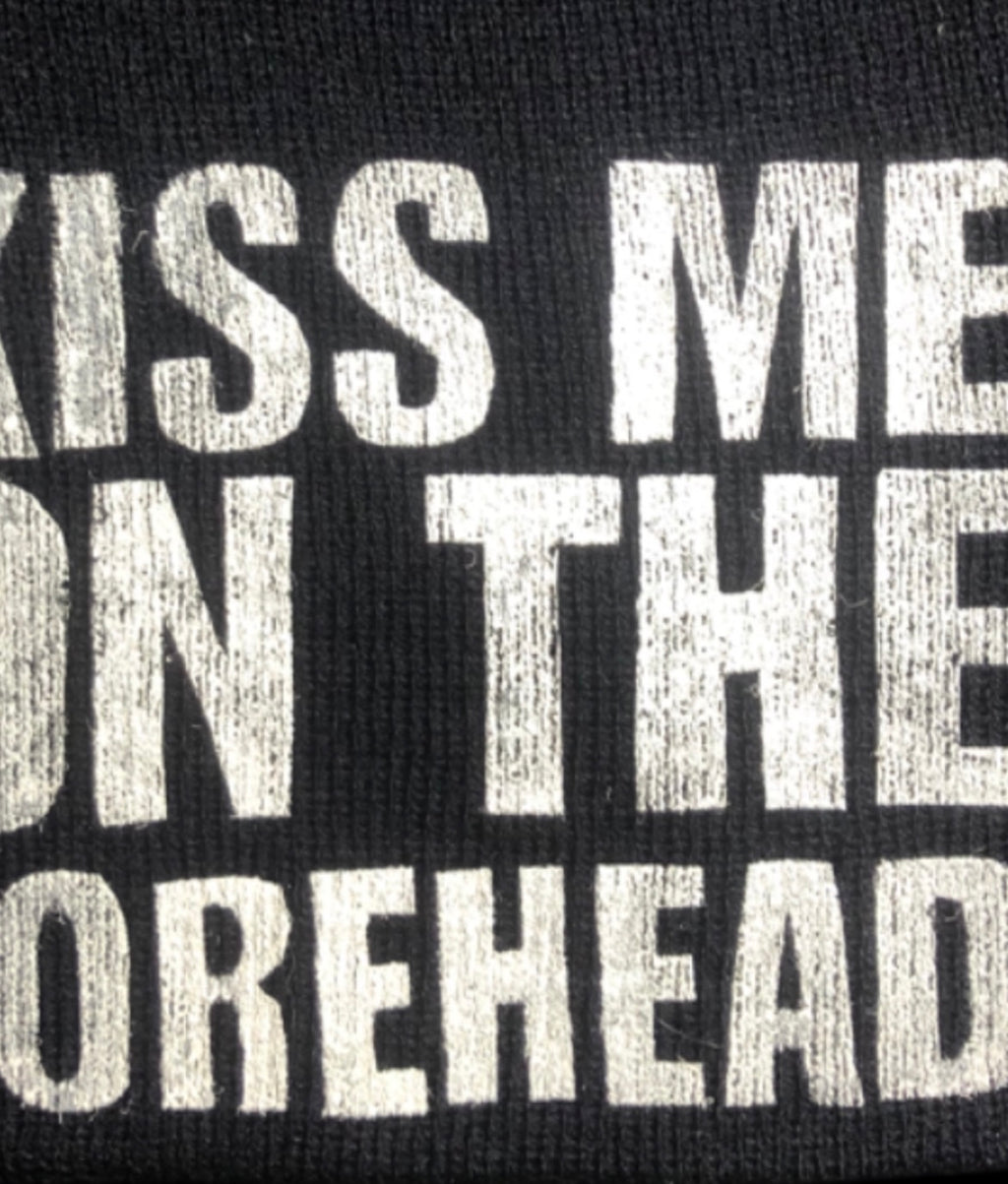 Smooch Graphic Beanie blue